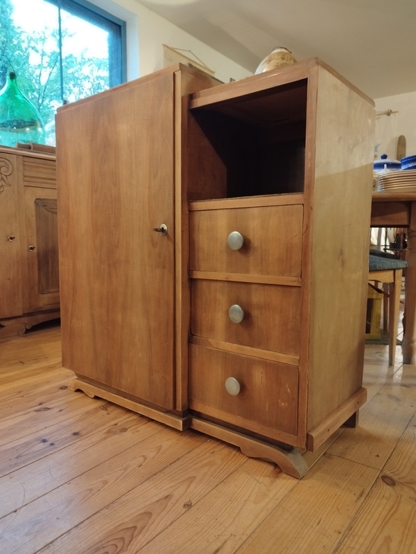 Armoire asymétrique