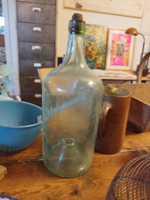 Bouteille ancienne en verre 