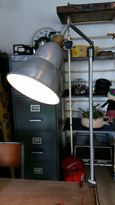 BROCAPUCES achat vente : lampe d'établi et lampe d'atelier