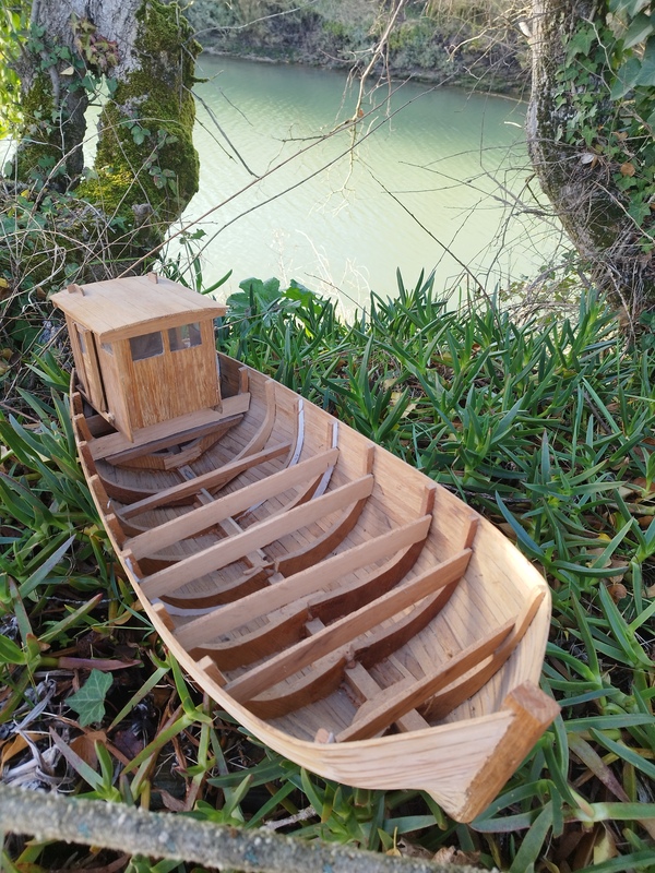 Maquette bateau pêche bois.