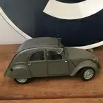 Citroen 2cv solido 1/18