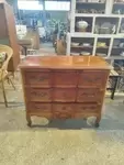 Commode arbalète