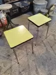 Paire de tabourets en formica jaunes