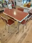 Table et quatre chaises formica 