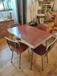 Table et quatre chaises formica 